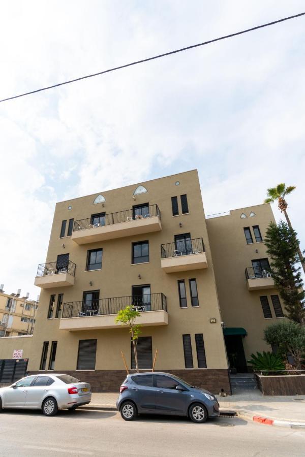 Апарт отель Nahal Oz 33 Бат-Ям Экстерьер фото