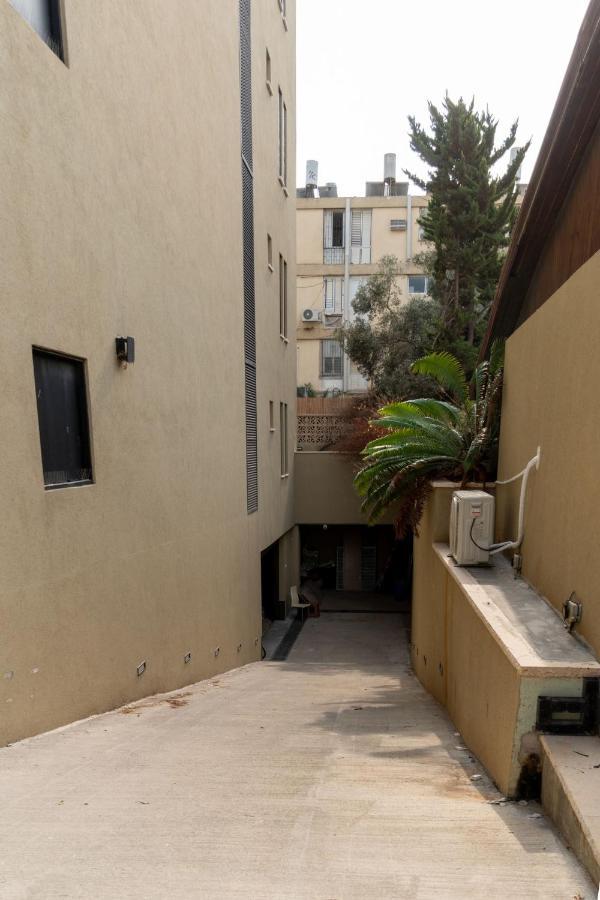 Апарт отель Nahal Oz 33 Бат-Ям Экстерьер фото